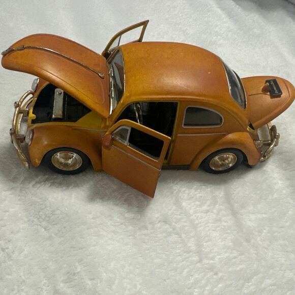 Jada Hollywood Ride Transformer VW Volkswagen Beetle Bumblebee Scale1/24  2021 - Picture 8 of 8